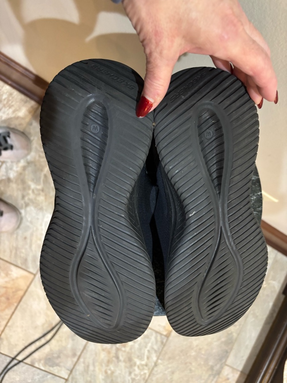 Skecher’s Men's Black Knit Slip-On Sneakers with Bungee Lacing - Size 10 - Picture 3 of 5
